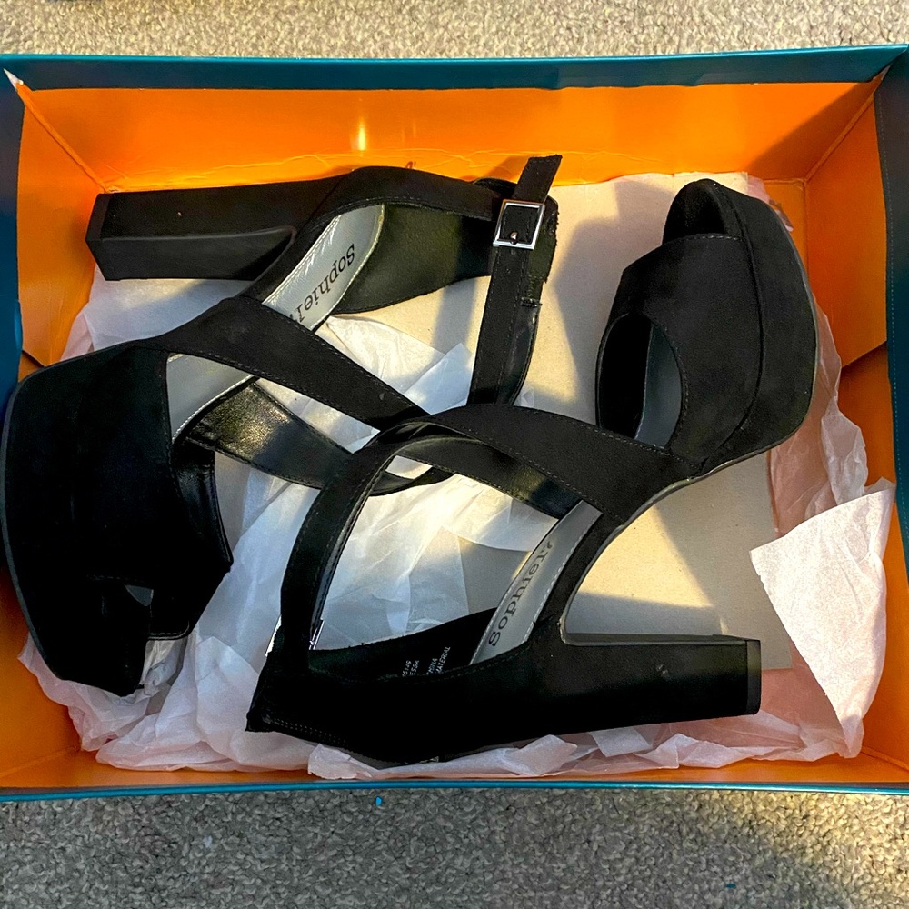 Black heels size 7